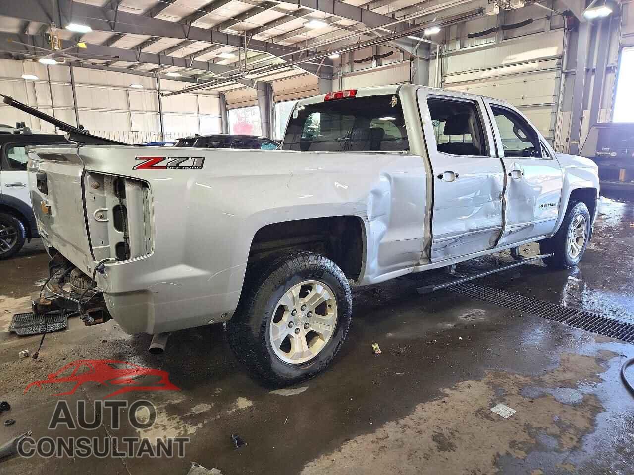 CHEVROLET SILVERADO 2018 - 1GCUKREC0JF235631