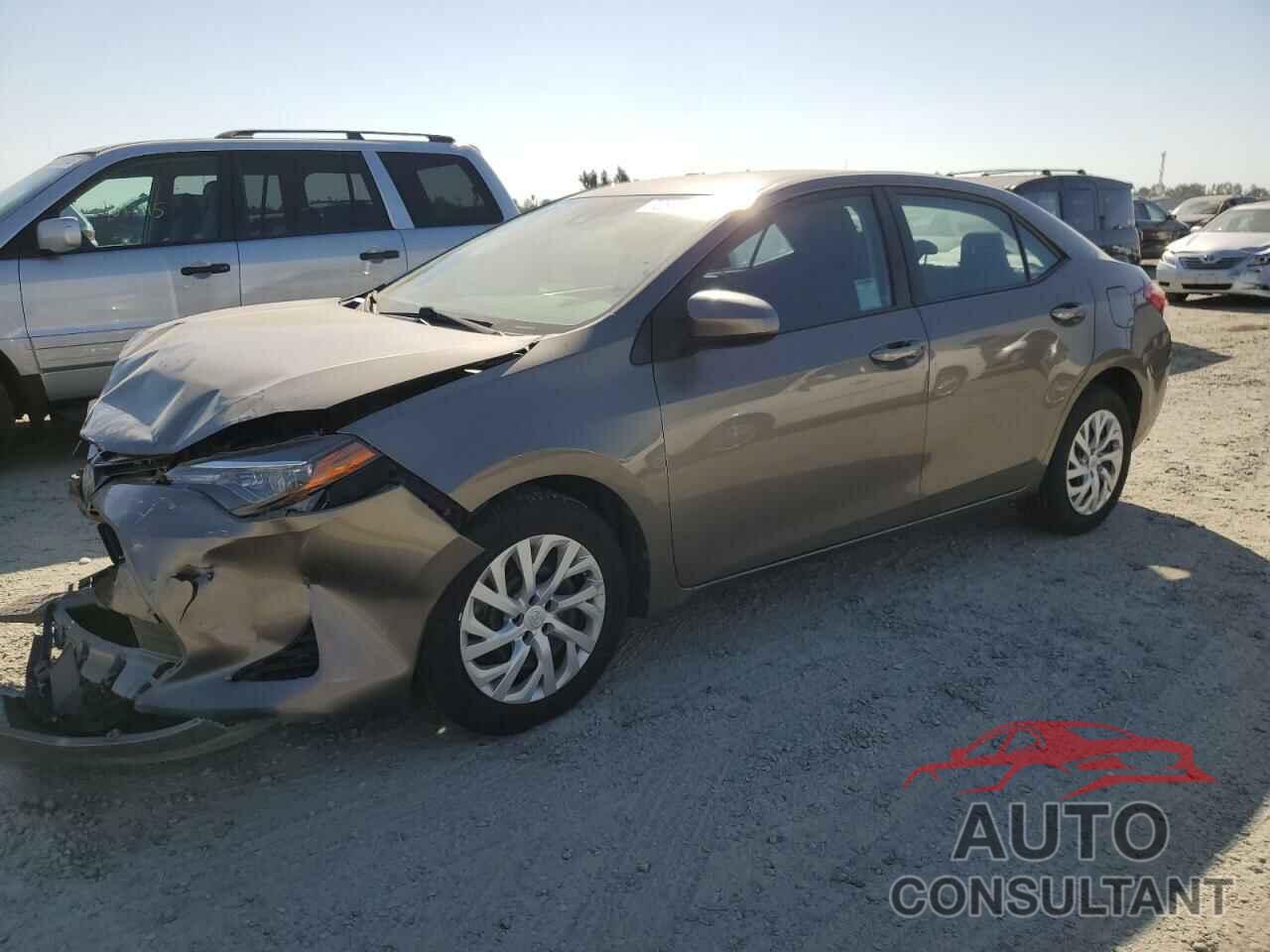 TOYOTA COROLLA 2018 - 5YFBURHEXJP743354