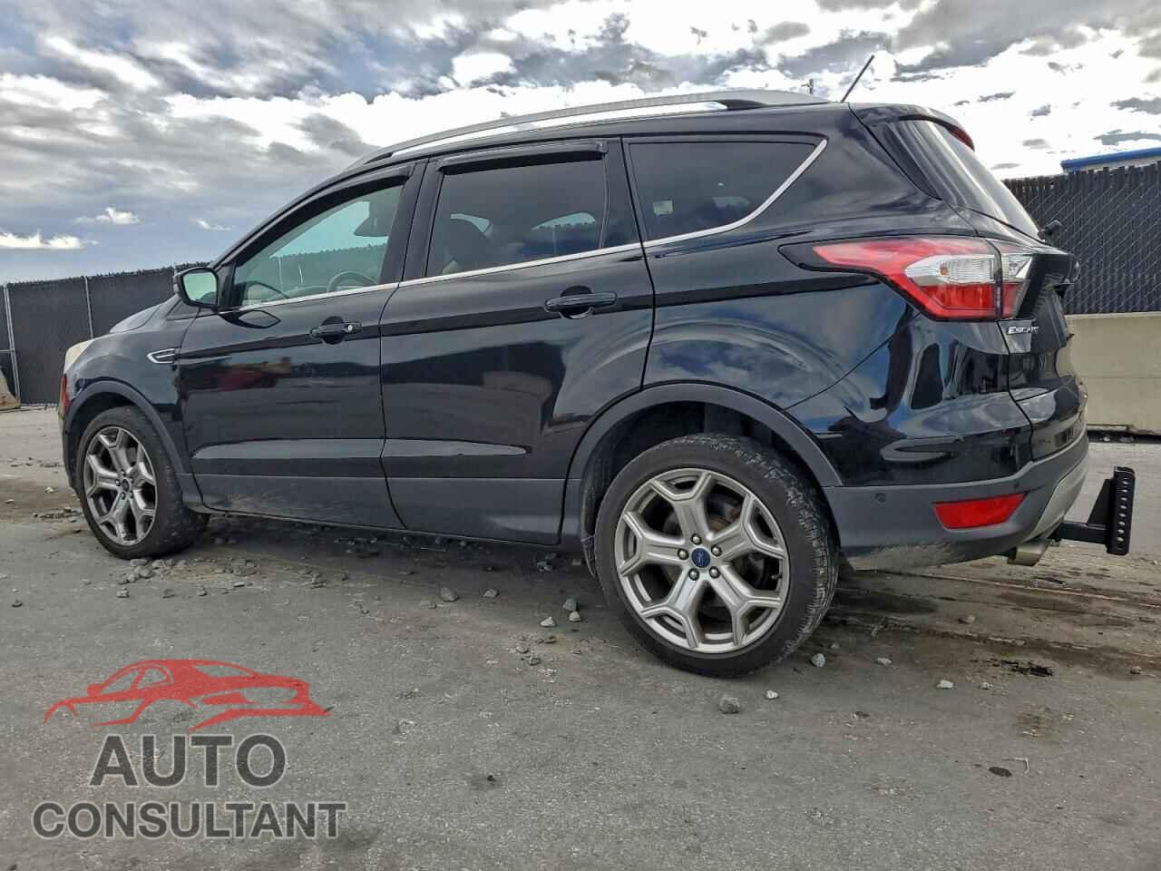 FORD ESCAPE 2018 - 1FMCU9J98JUA01437