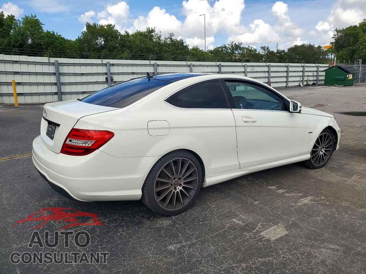 MERCEDES-BENZ C-CLASS 2012 - WDDGJ4HB7CF847548
