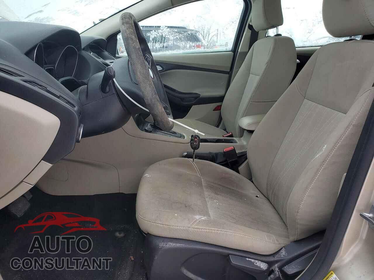 FORD FOCUS 2017 - 1FADP3F25HL345497
