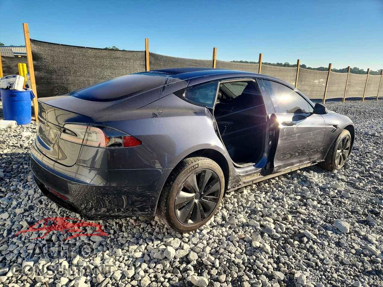TESLA MODEL S 2022 - 5YJSA1E5XNF462915
