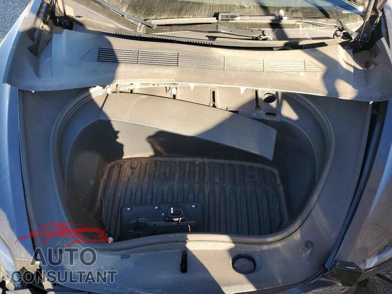 TESLA MODEL 3 2024 - 5YJ3E1EA9RF726783