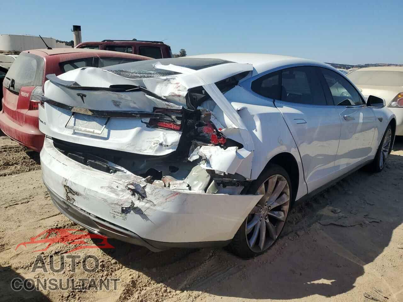 TESLA MODEL S 2013 - 5YJSA1DP8DFP17773