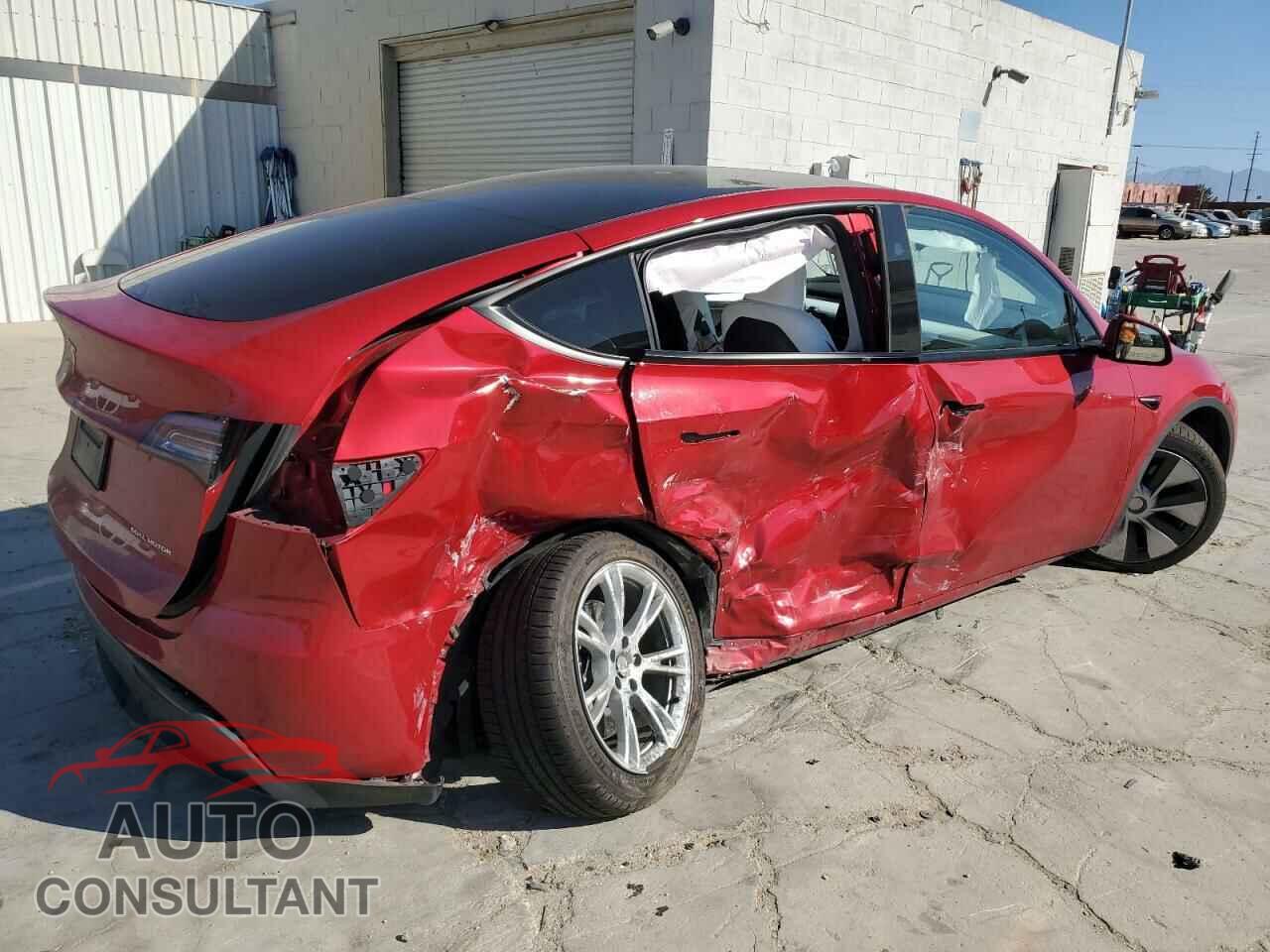 TESLA MODEL Y 2023 - 7SAYGAEE2PF876219
