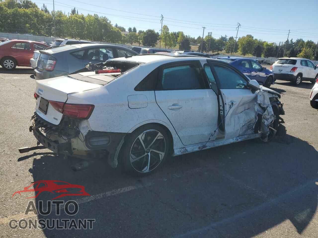 AUDI A3 2020 - WAUBEGFF5LA005219