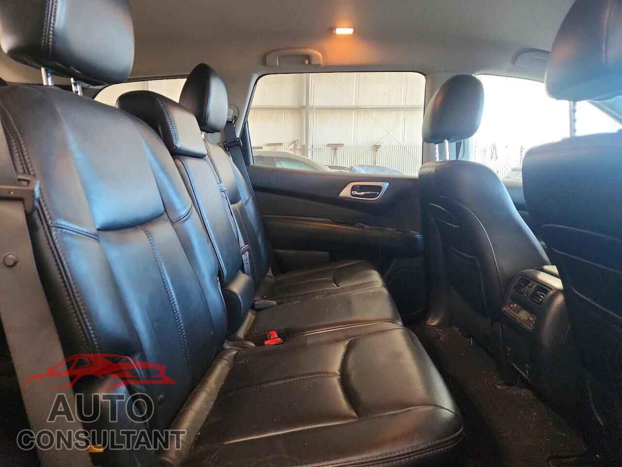 NISSAN PATHFINDER 2013 - 5N1AR2MM7DC658630