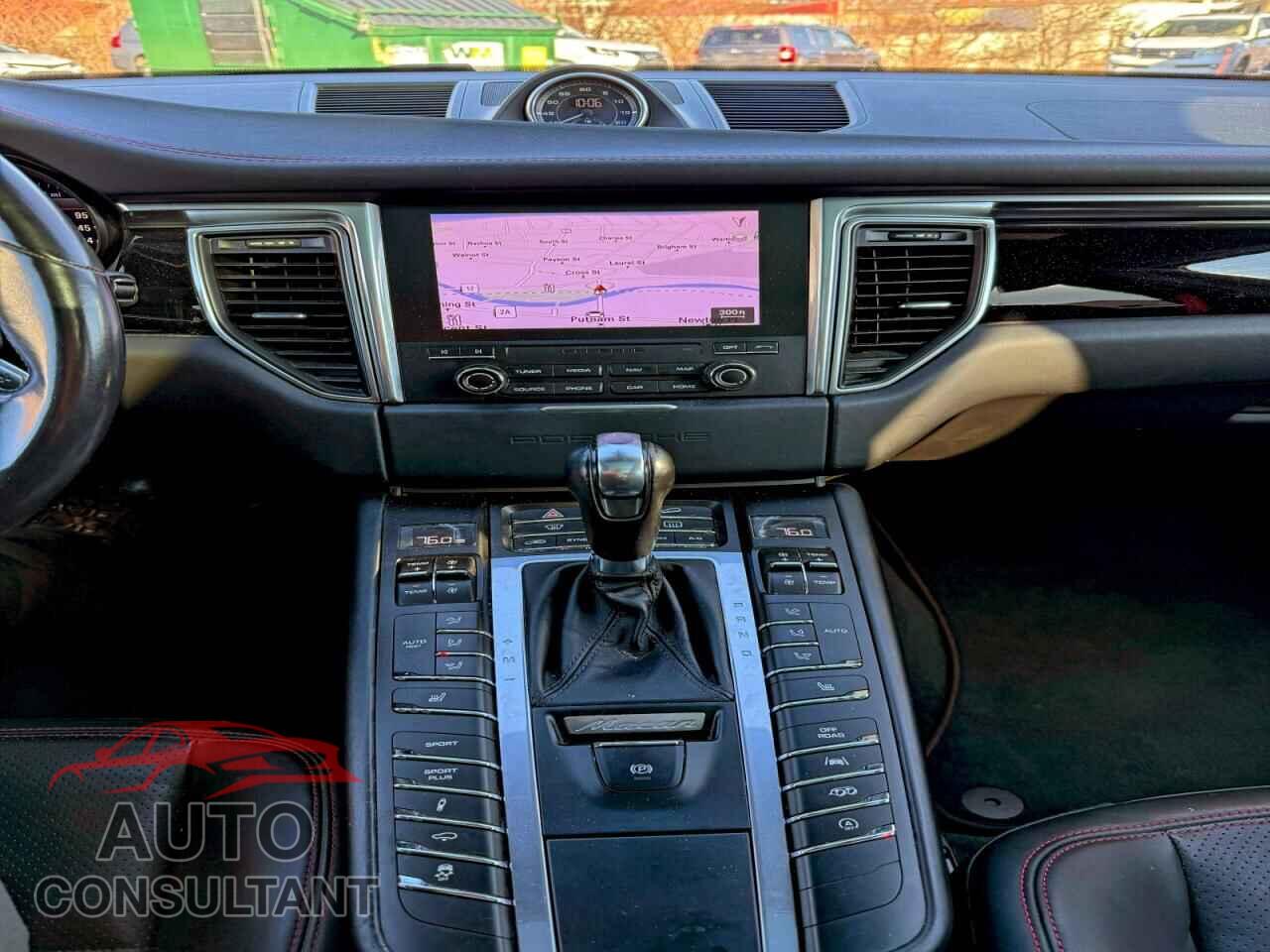 PORSCHE MACAN 2017 - WP1AG2A51HLB55591