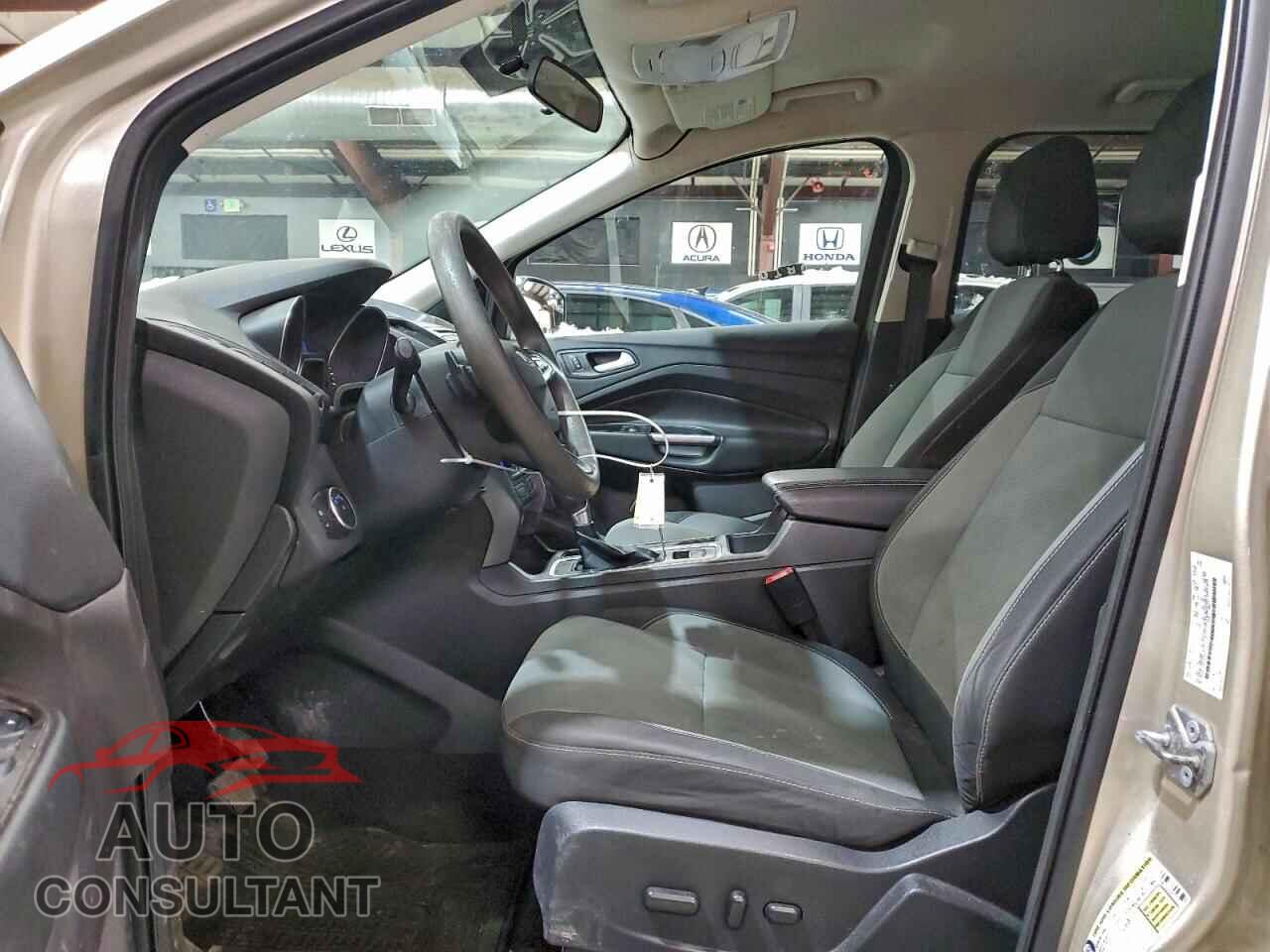 FORD ESCAPE 2017 - 1FMCU9GD9HUC70357