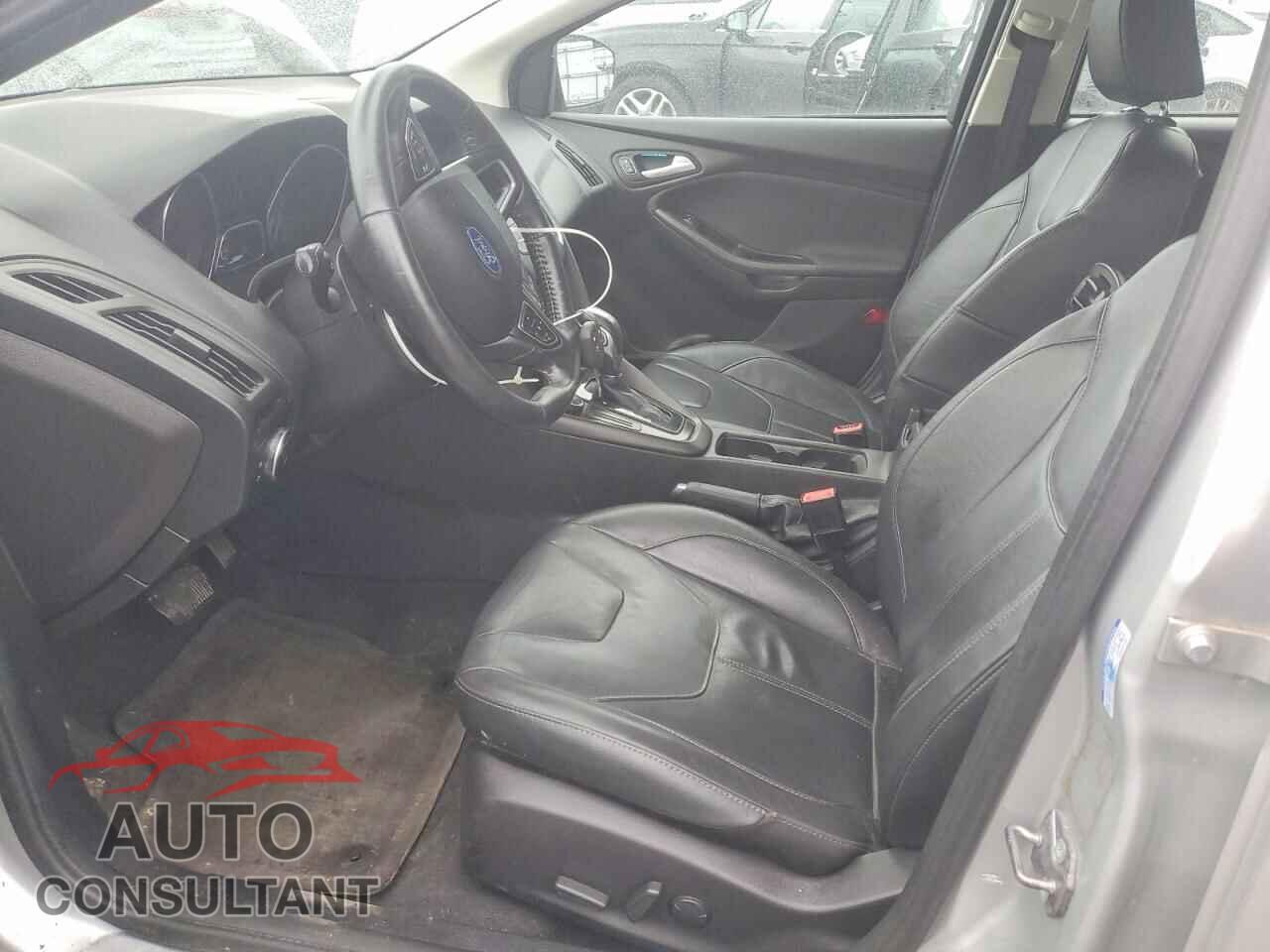 FORD FOCUS 2015 - 1FADP3K26FL326329