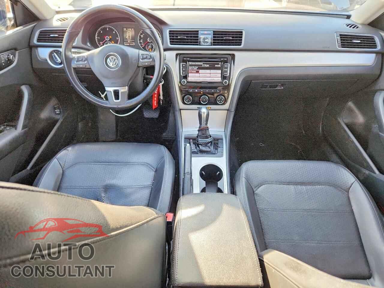 VOLKSWAGEN PASSAT 2013 - 1VWBN7A37DC081396