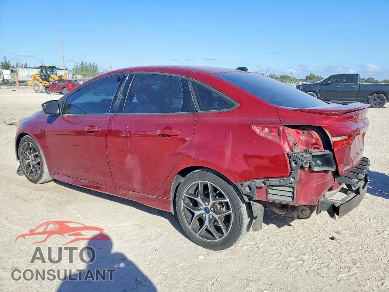 FORD FOCUS 2015 - 1FADP3F28FL246573