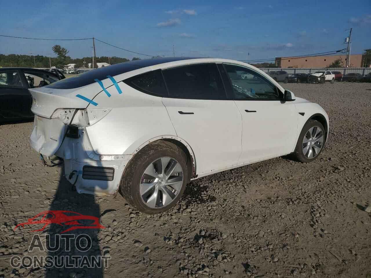 TESLA MODEL Y 2023 - 7SAYGDEEXPA104856