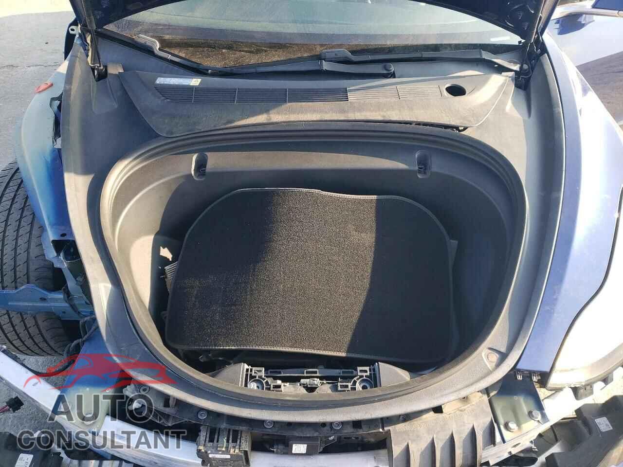 TESLA MODEL 3 2018 - 5YJ3E1EA1JF035896