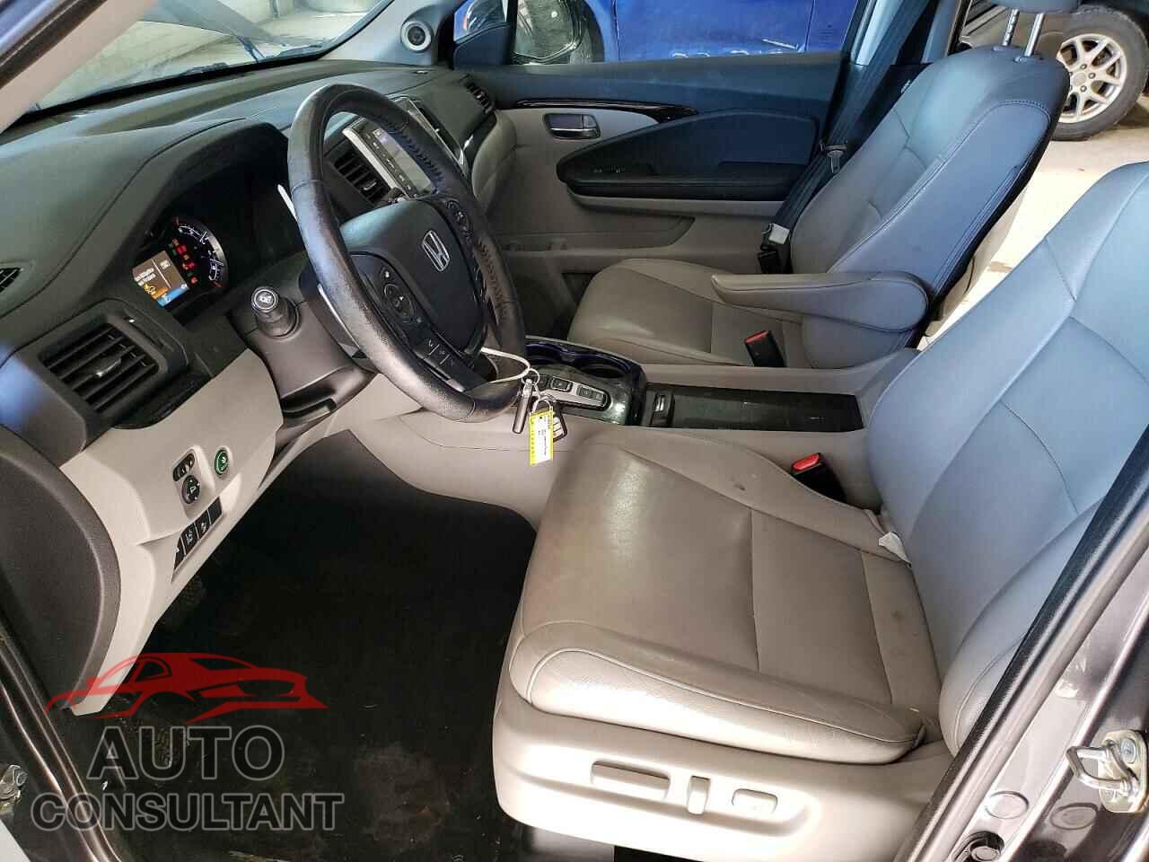 HONDA PILOT 2017 - 5FNYF6H94HB032910