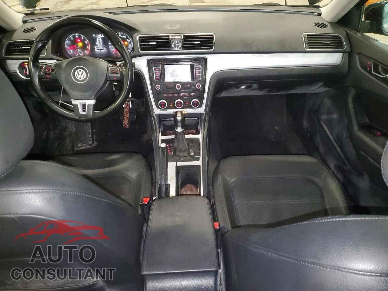VOLKSWAGEN PASSAT 2012 - 1VWBH7A3XCC044106