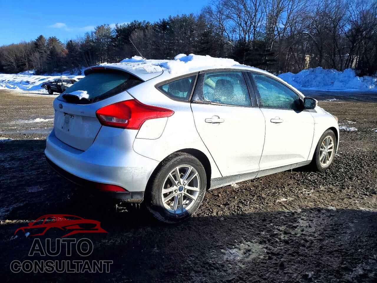 FORD FOCUS 2017 - 1FADP3K28HL217096