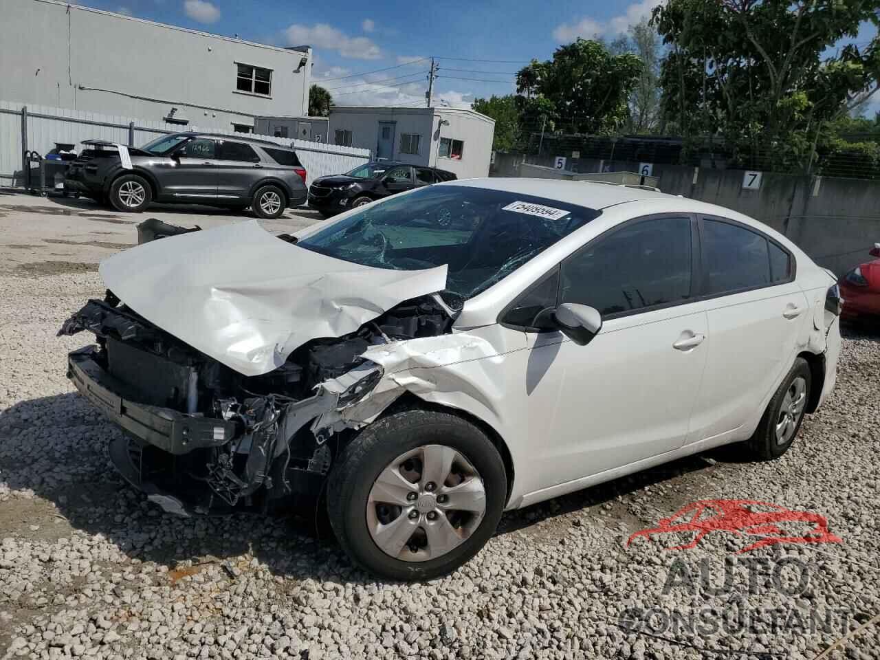 KIA FORTE 2018 - 3KPFL4A75JE219579