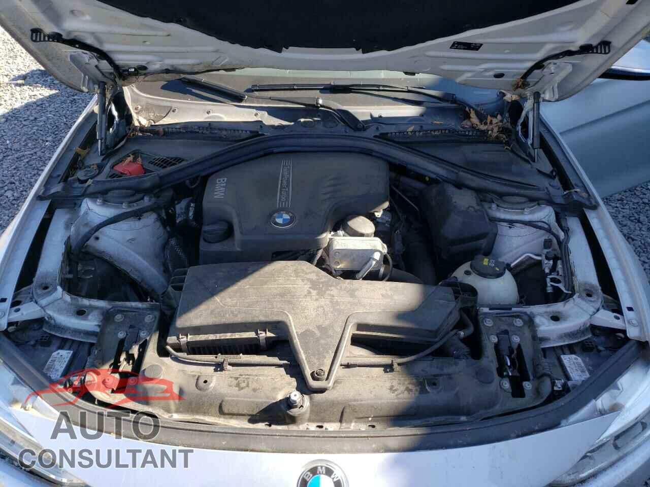 BMW 3 SERIES 2016 - WBA8E5G52GNU20372