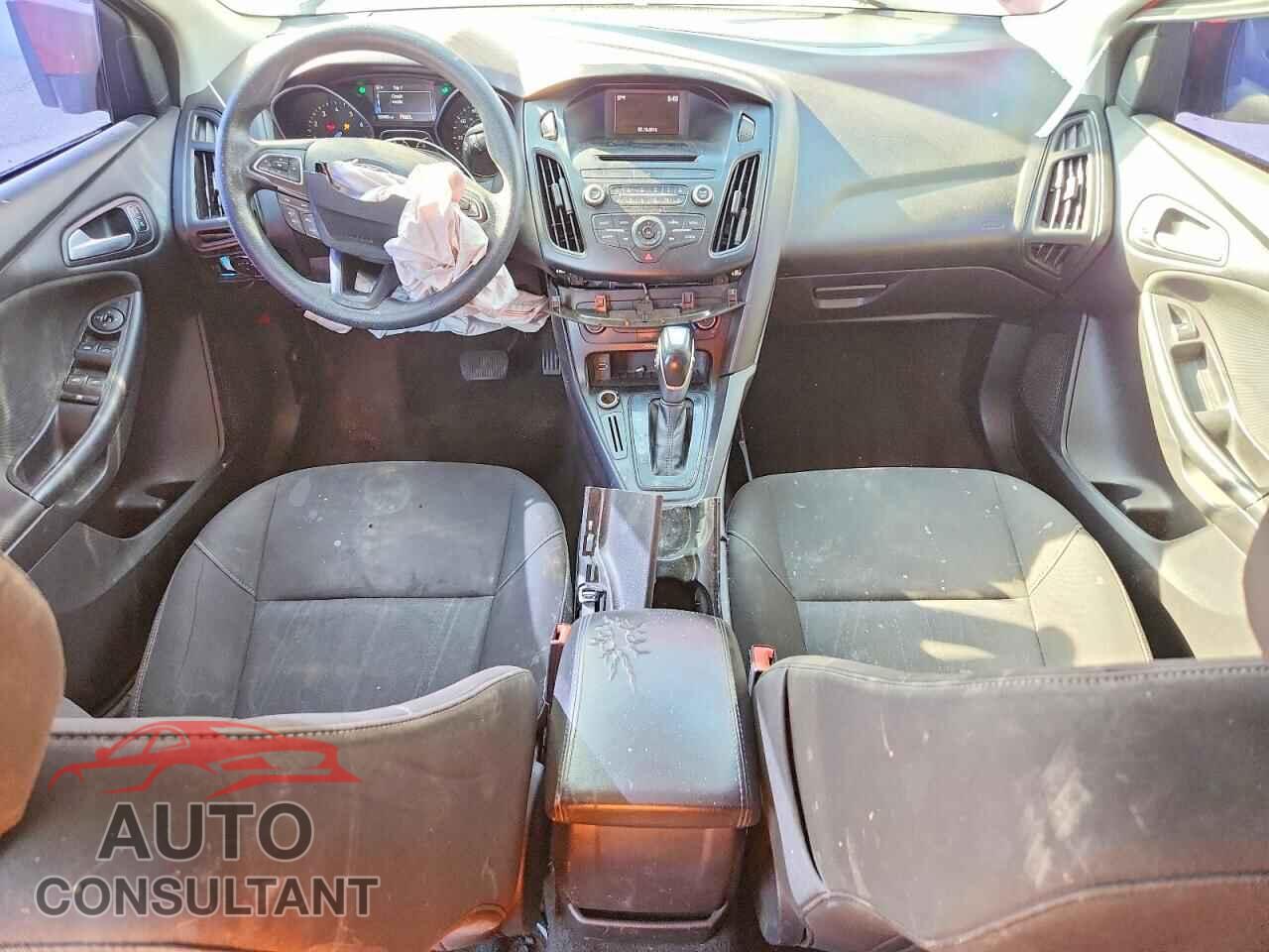FORD FOCUS 2015 - 1FADP3F20FL249774