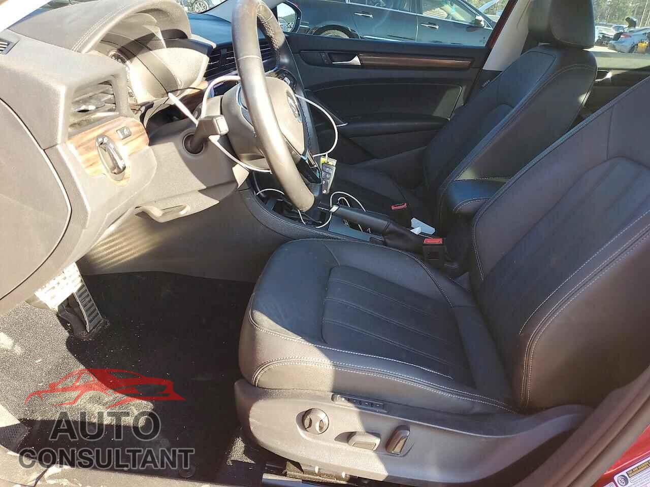 VOLKSWAGEN PASSAT 2020 - 1VWCA7A36LC026033