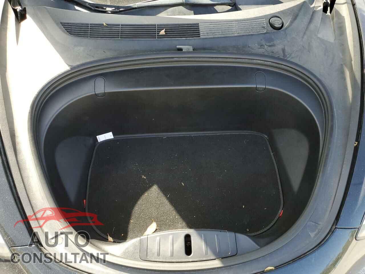 TESLA MODEL 3 2019 - 5YJ3E1EB5KF144808
