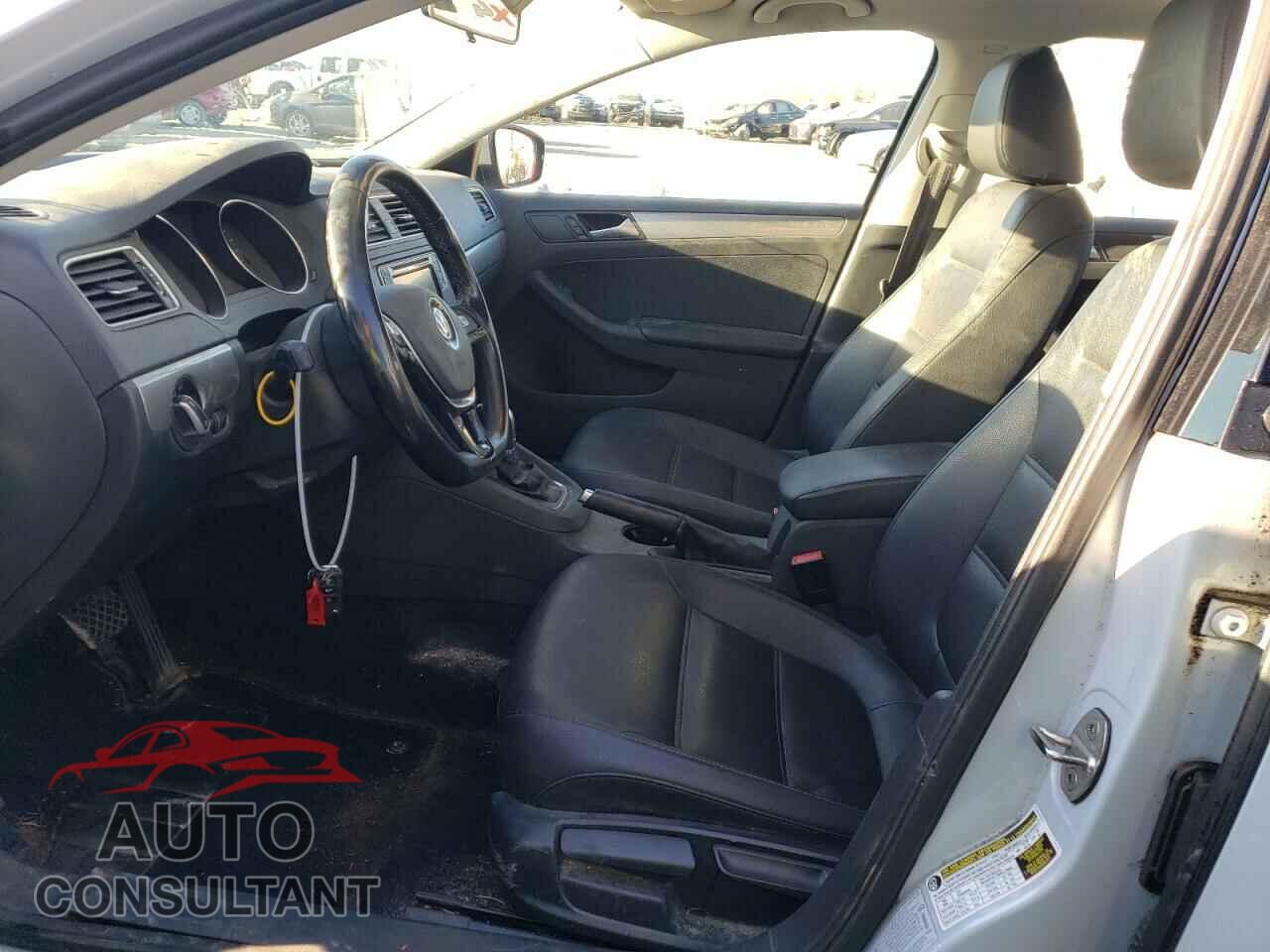 VOLKSWAGEN JETTA 2017 - 3VWDB7AJ9HM311976