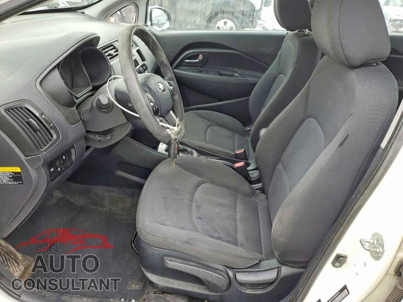 KIA RIO 2013 - KNADN4A33D6300375