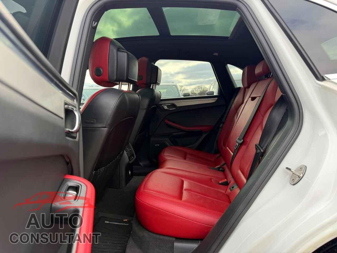 PORSCHE MACAN 2016 - WP1AB2A5XGLB54937