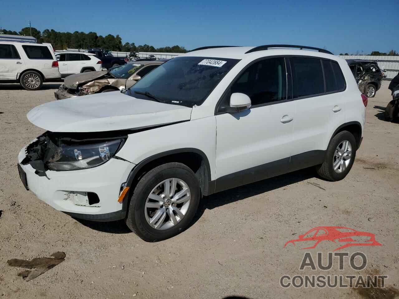 VOLKSWAGEN TIGUAN 2017 - WVGAV7AX1HK015936