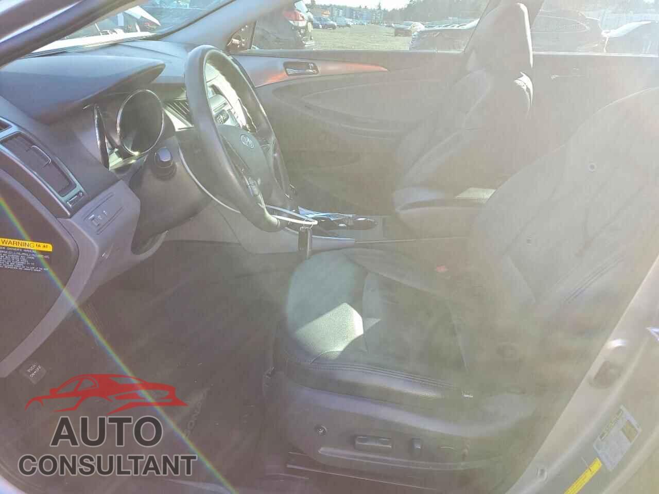 HYUNDAI SONATA 2012 - KMHEC4A44CA023099