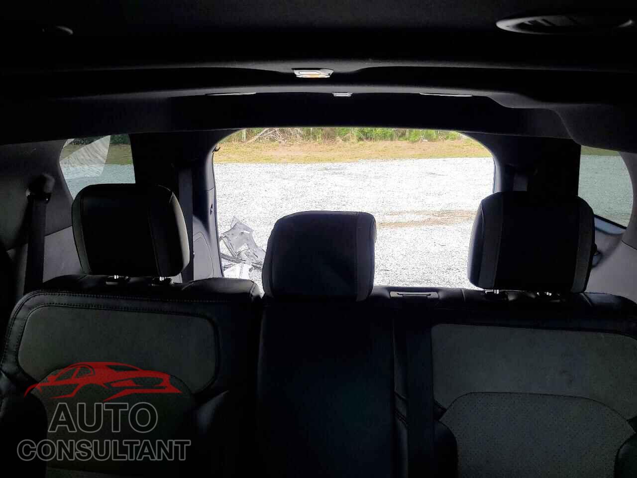 FORD EXPLORER 2017 - 1FM5K7D83HGA10948