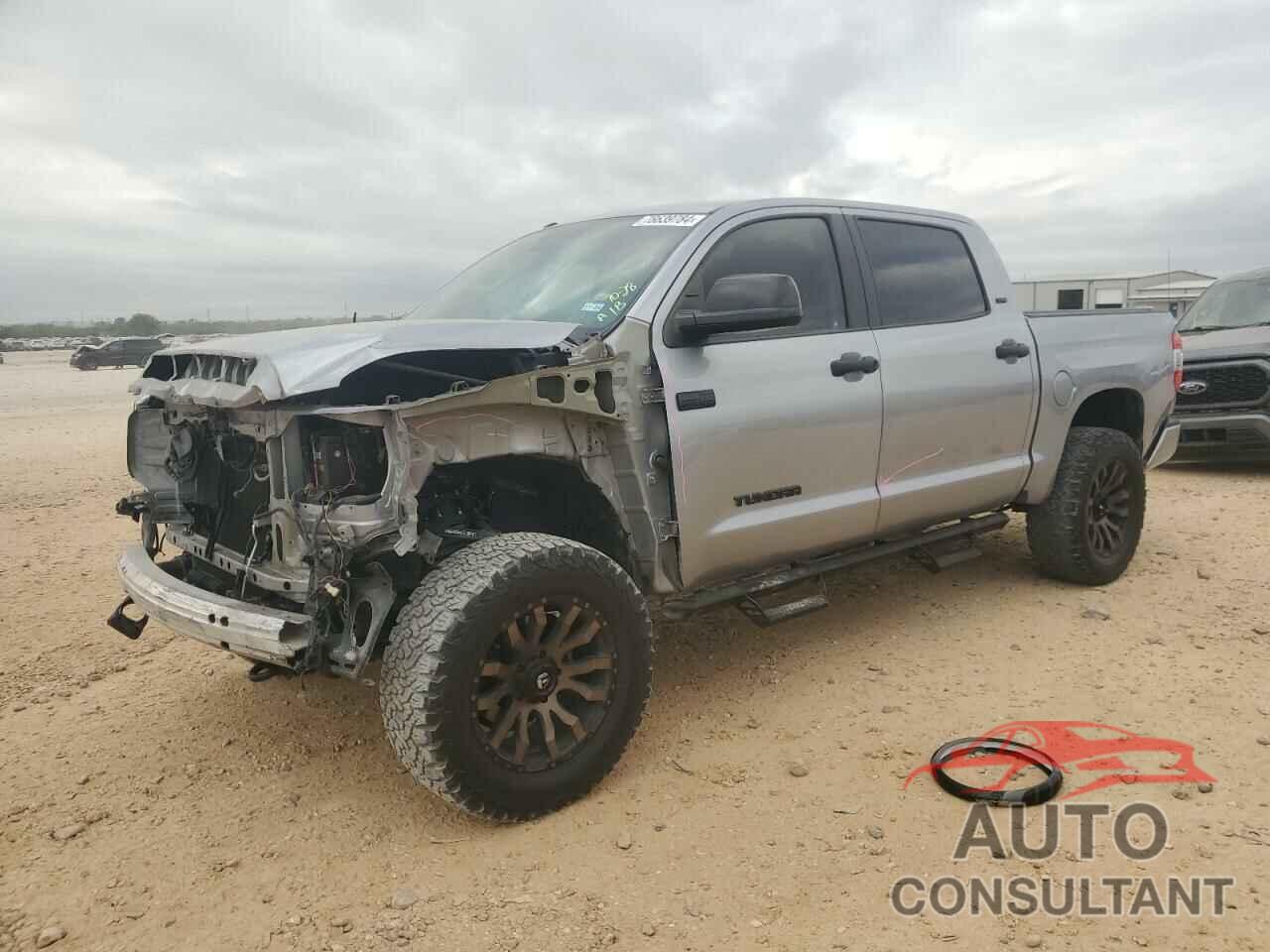 TOYOTA TUNDRA 2018 - 5TFDY5F13JX690598