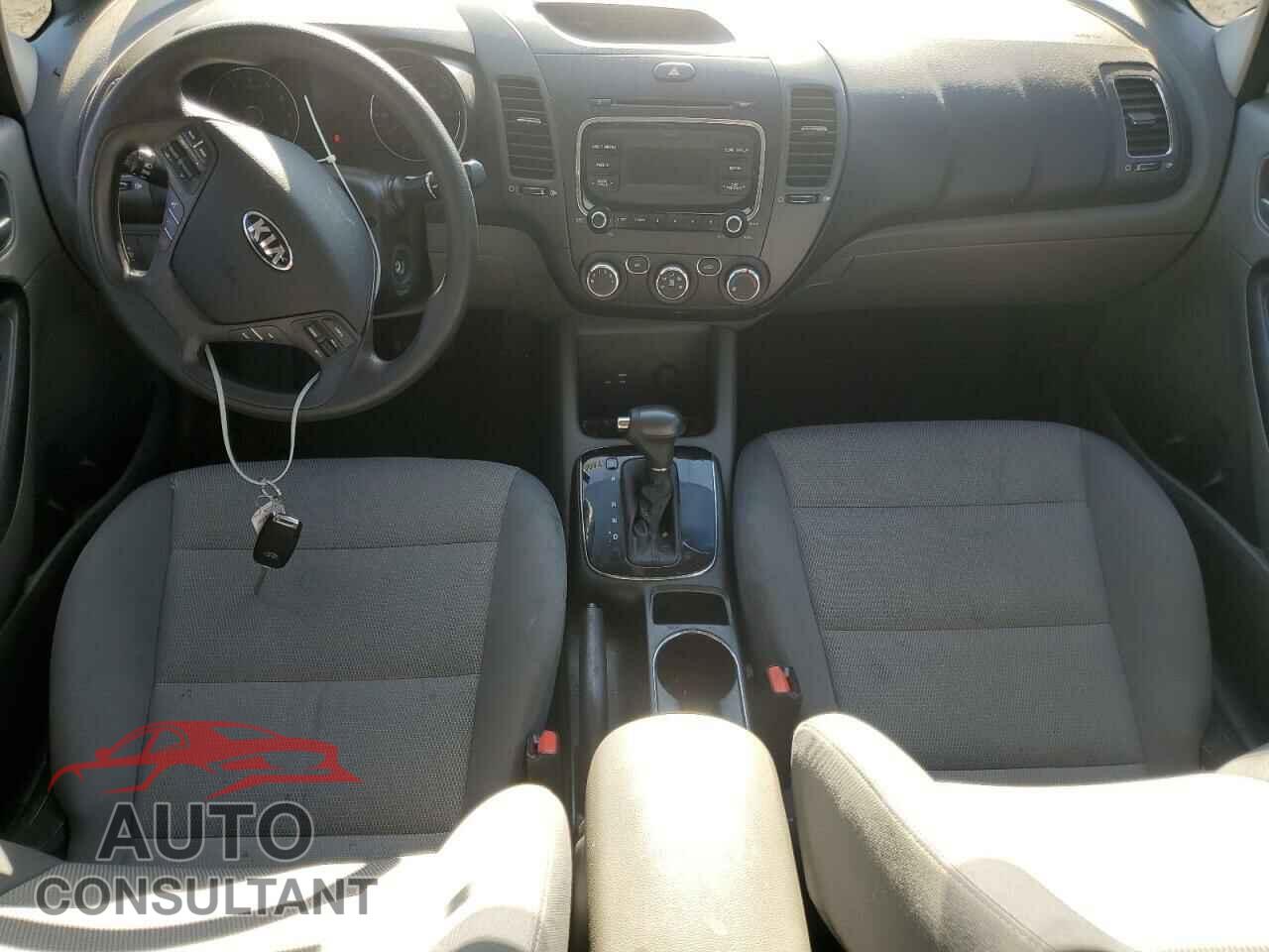 KIA FORTE 2018 - 3KPFK4A77JE217819