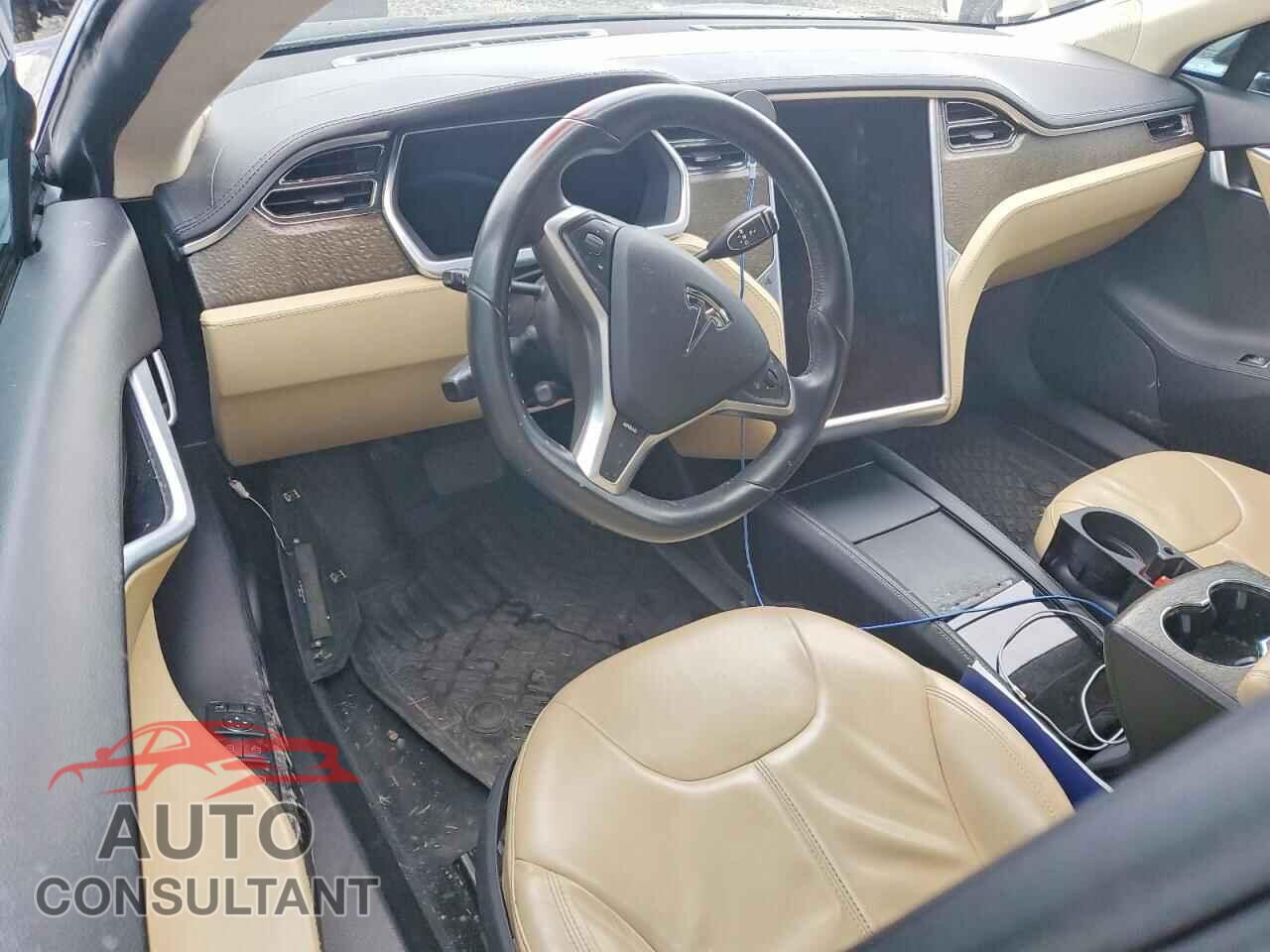 TESLA MODEL S 2013 - 5YJSA1DN5DFP06017