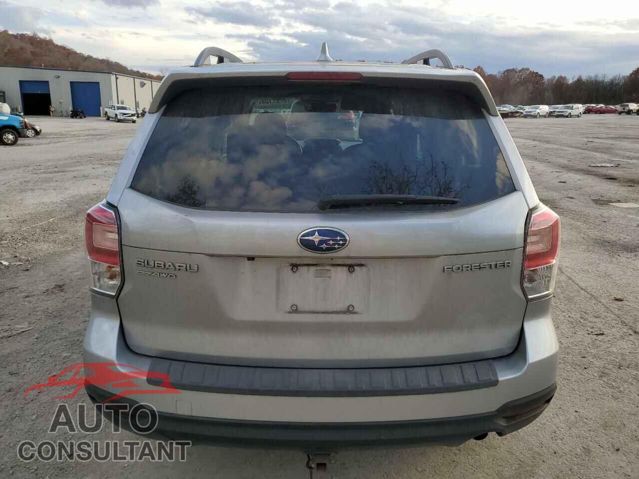 SUBARU FORESTER 2018 - JF2SJAEC2JH598739