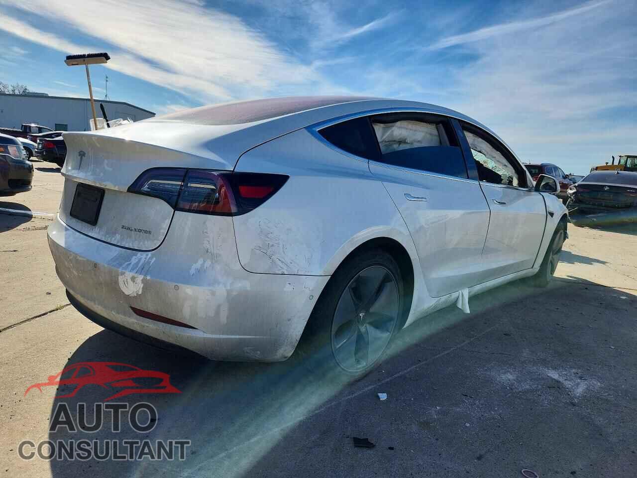 TESLA MODEL 3 2019 - 5YJ3E1EB7KF182590