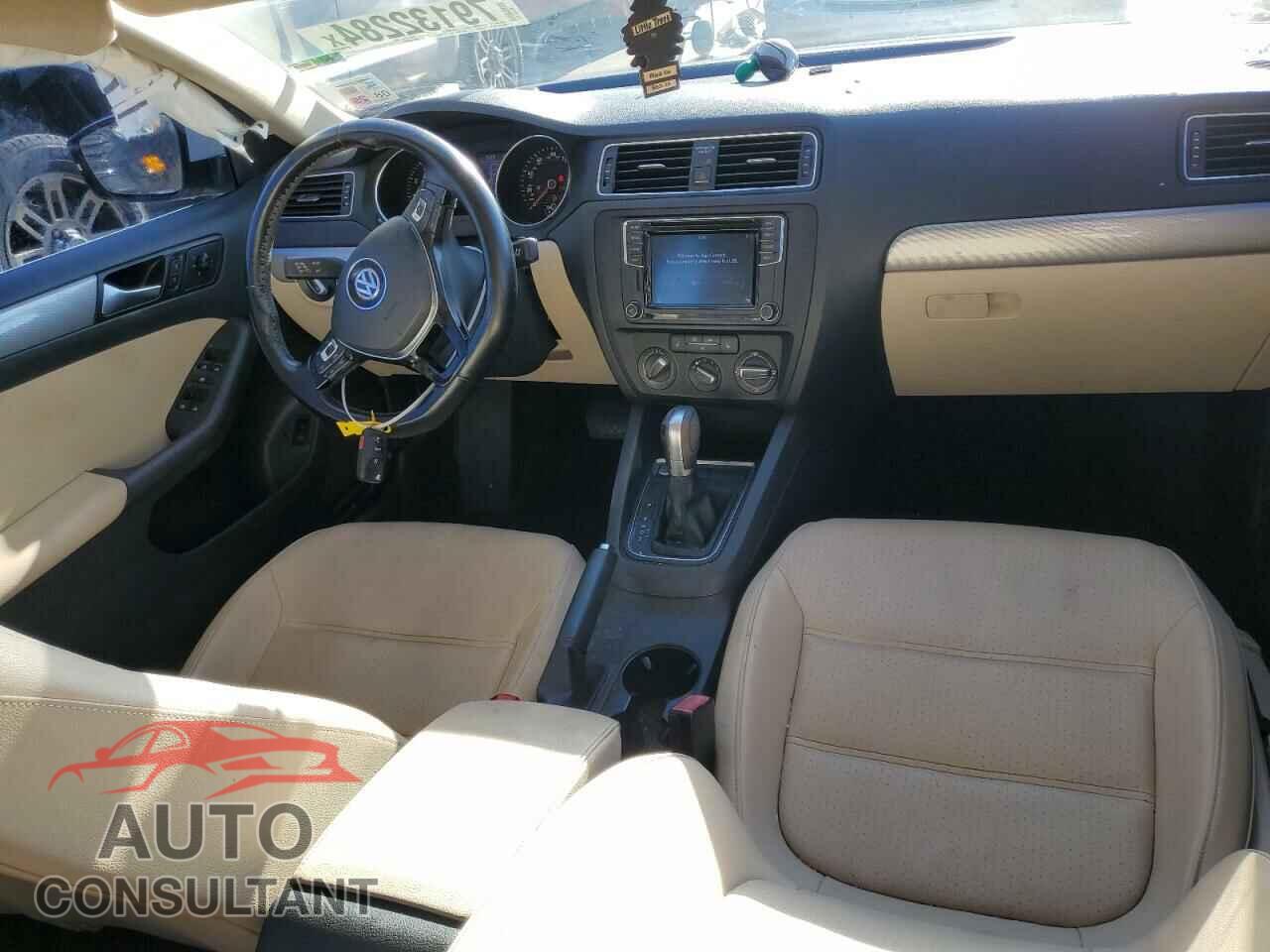VOLKSWAGEN JETTA 2017 - 3VWDB7AJ3HM249362