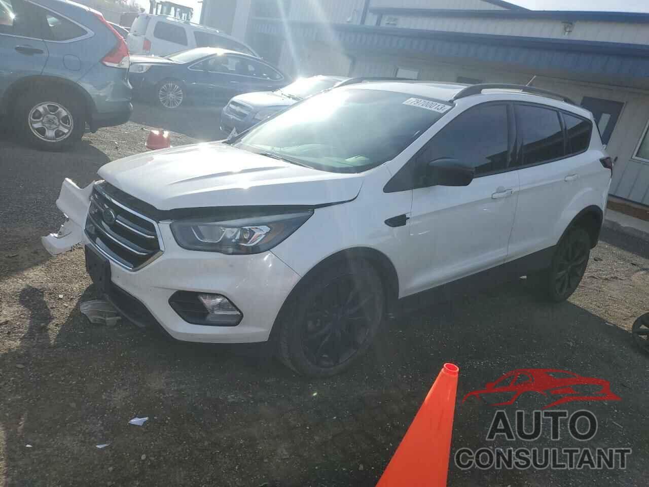 FORD ESCAPE 2017 - 1FMCU0G90HUE78070