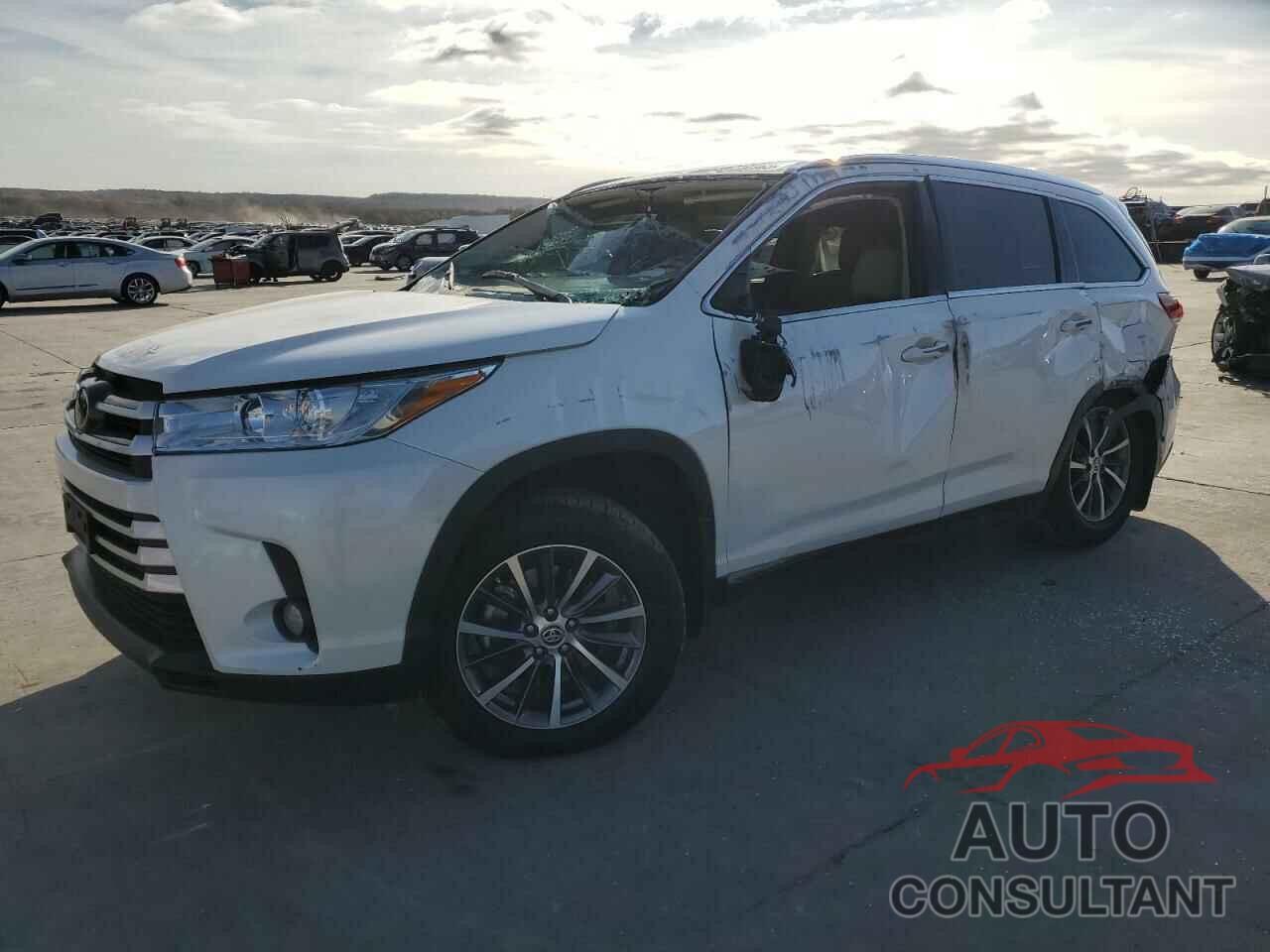 TOYOTA HIGHLANDER 2019 - 5TDKZRFH3KS370066