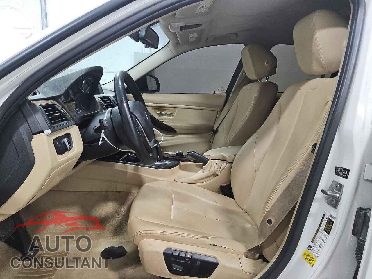 BMW 3 SERIES 2014 - WBA3A5C55EF606099