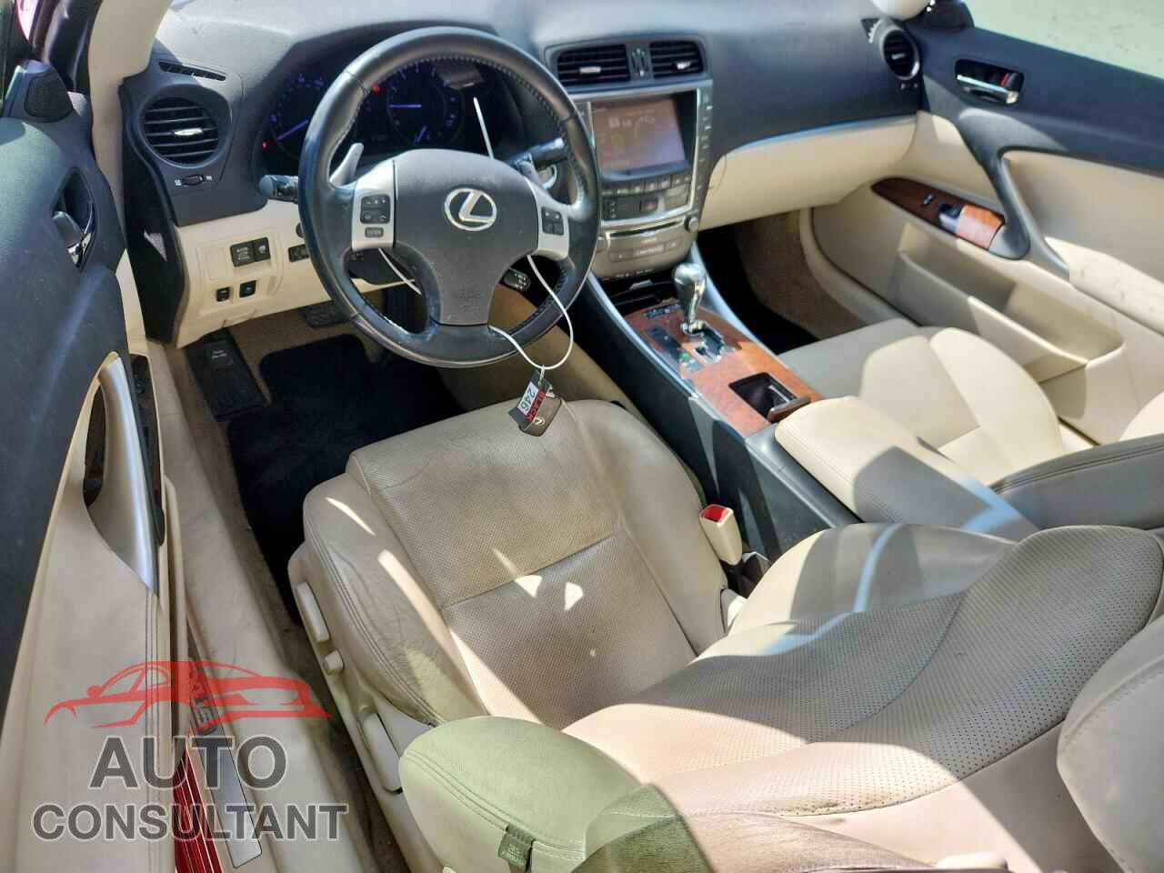 LEXUS IS 2015 - JTHFF2C24F2532431