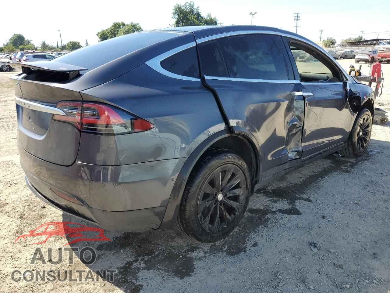 TESLA MODEL X 2017 - 5YJXCAE27HF039302