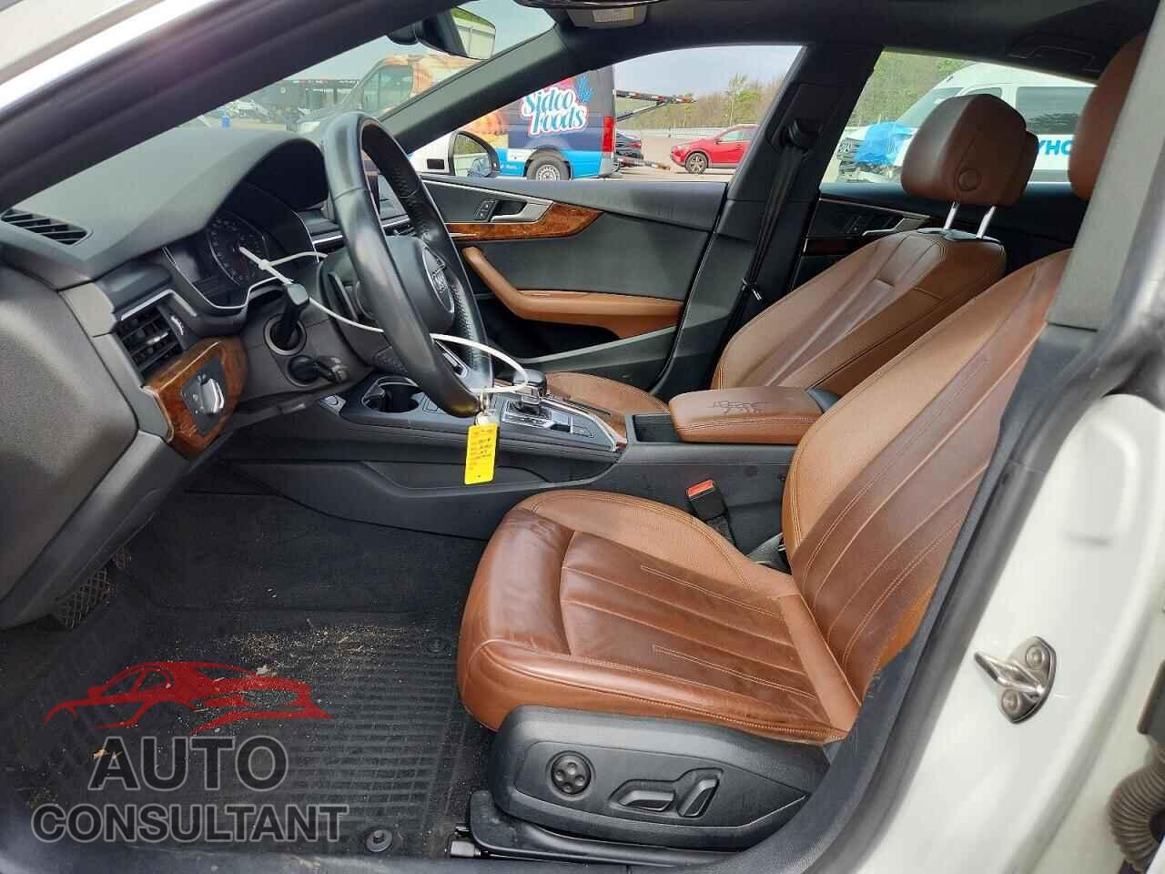 AUDI A5 2019 - WAUANCF59KA077258