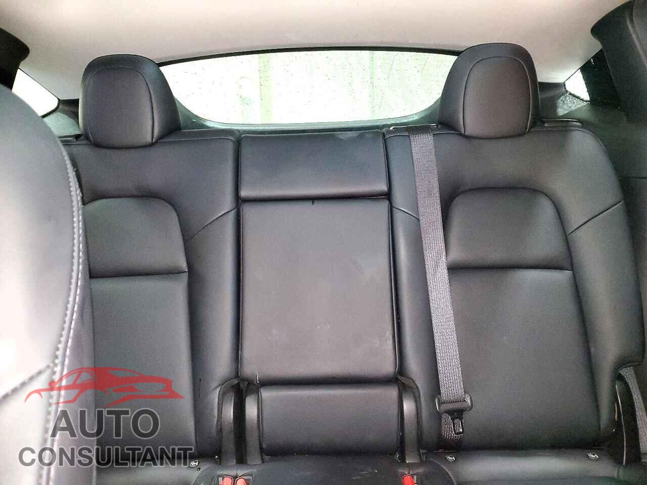 TESLA MODEL Y 2021 - 5YJYGDED0MF107736