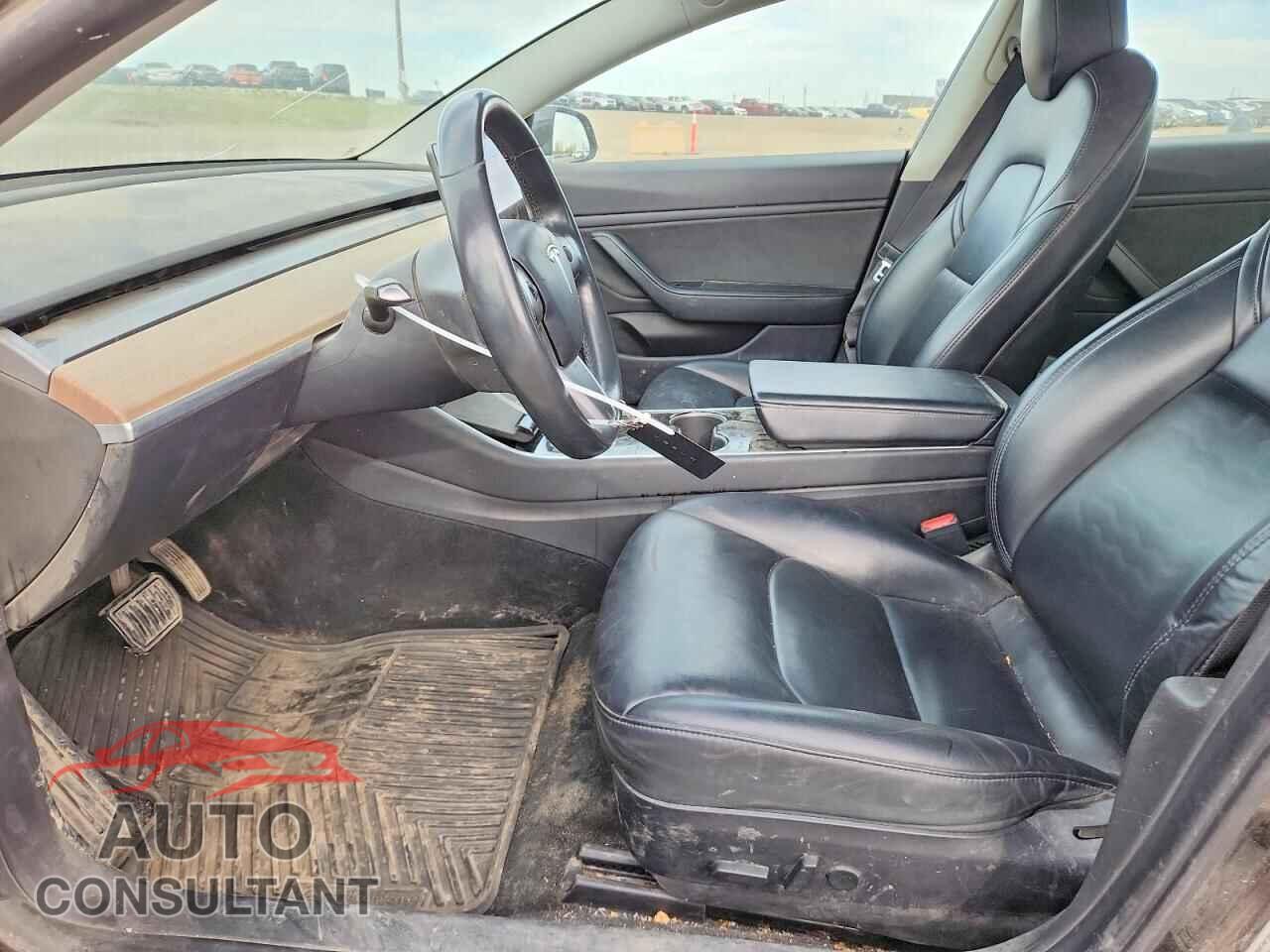 TESLA MODEL 3 2019 - 5YJ3E1EA1KF328697