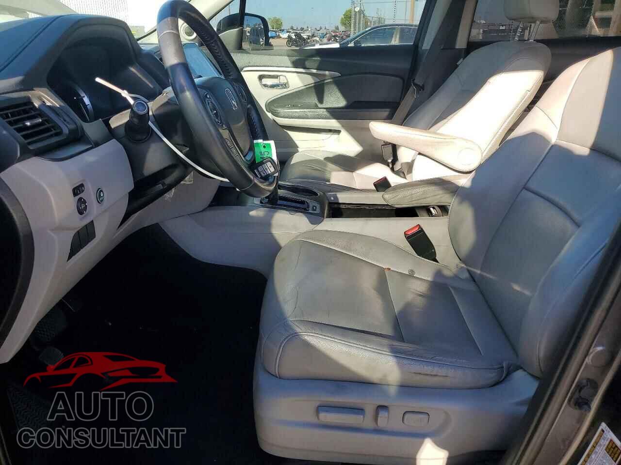 HONDA PILOT 2017 - 5FNYF5H52HB046165