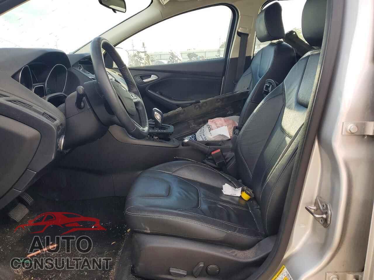 FORD FOCUS 2015 - 1FADP3K2XFL373203