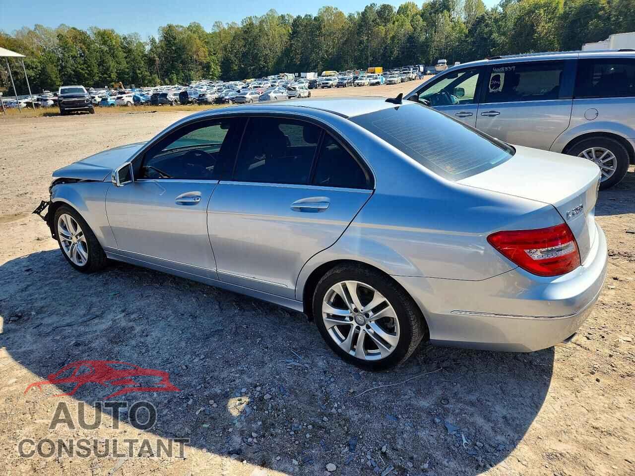 MERCEDES-BENZ C-CLASS 2013 - WDDGF4HB5DR282749