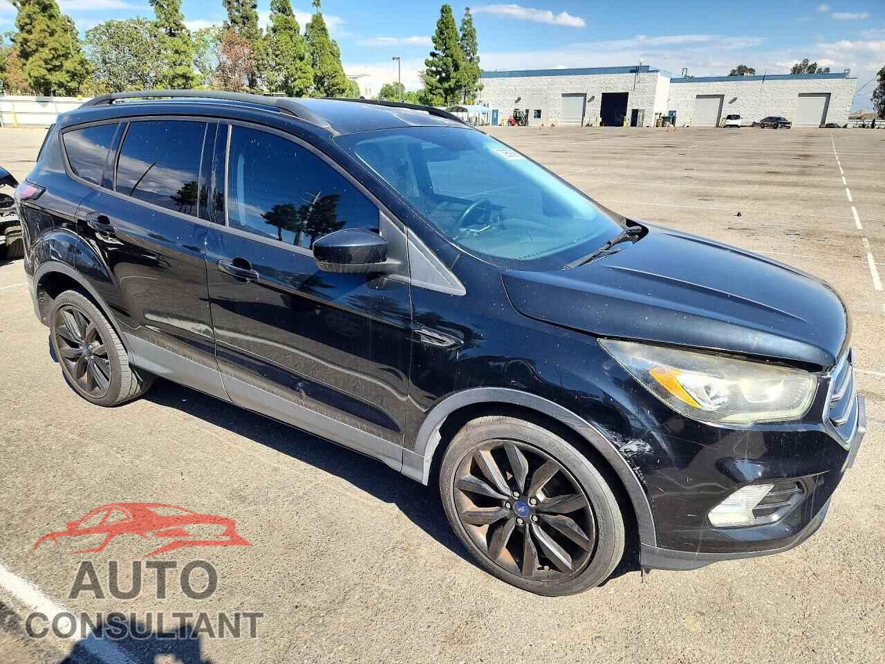 FORD ESCAPE 2017 - 1FMCU0GD5HUD93777
